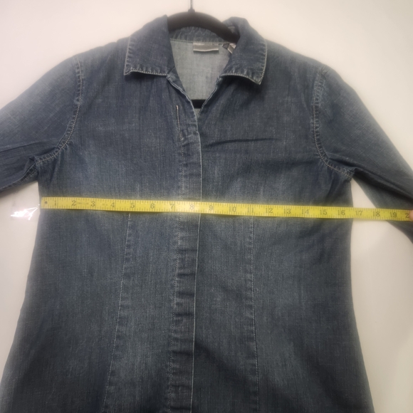 💙Chico's Classic Versatile Blue Button-Up Shirt Size 0 - Picture 7 of 9